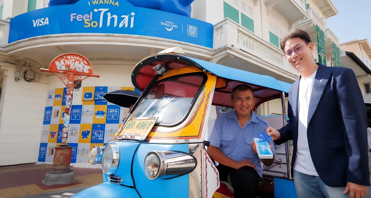 ธนาคารกรุงไทย ร่วมมือ วีซ่า เปิดระบบรับชำระเงินดิจิทัล 'แตะ-สแกน' บนรถตุ๊กตุ๊ก ผลักดัน Cashless Ecosystem ภาคการท่องเที่ยวไทย