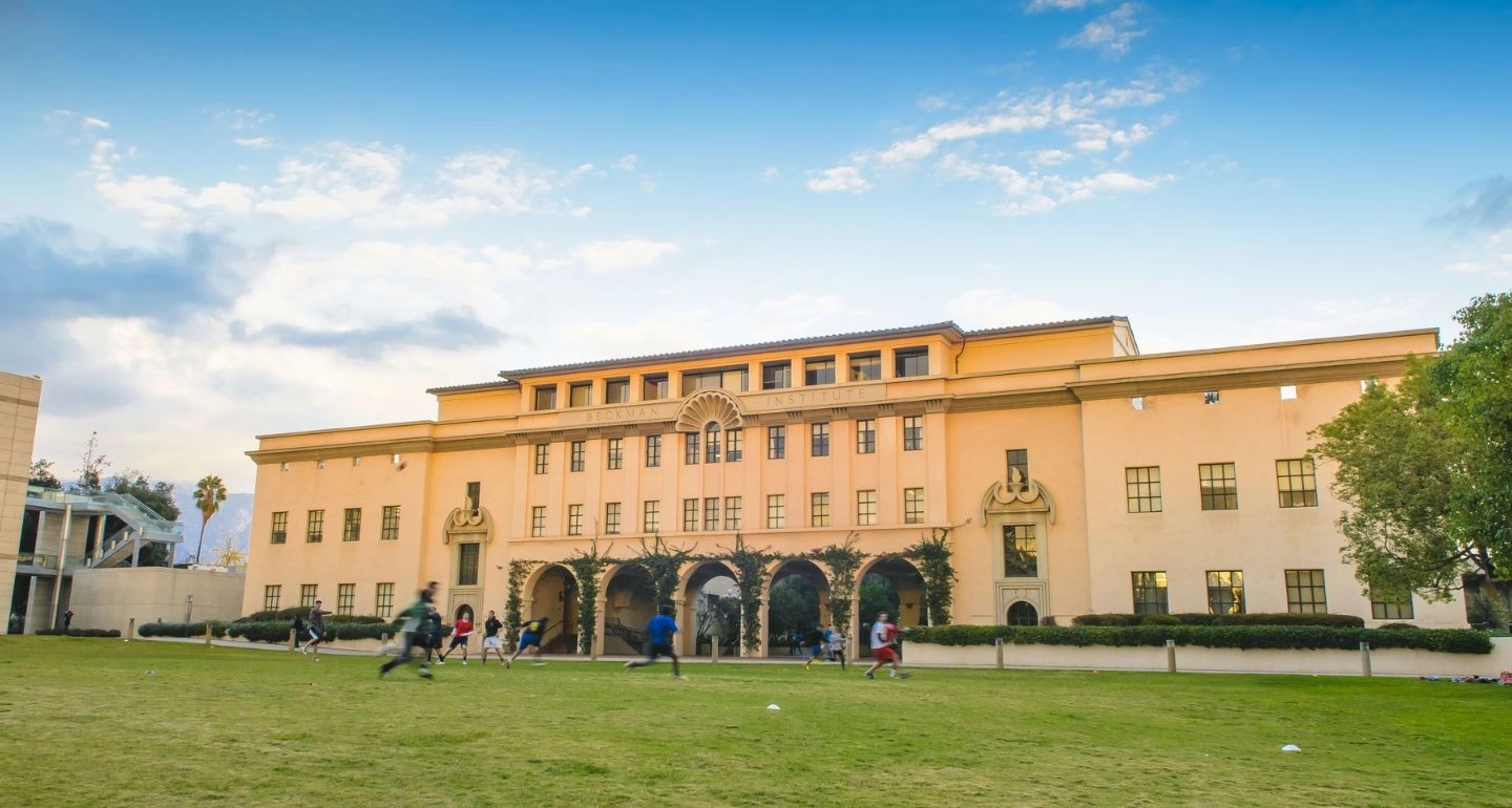 เจาะลึก Caltech: มหาวิทยาลัยไซส์จิ๋วระดับท็อปโลก ที่ปั้น “ผู้นำเทคโนโลยี” และนวัตกรรมเปลี่ยนโลก