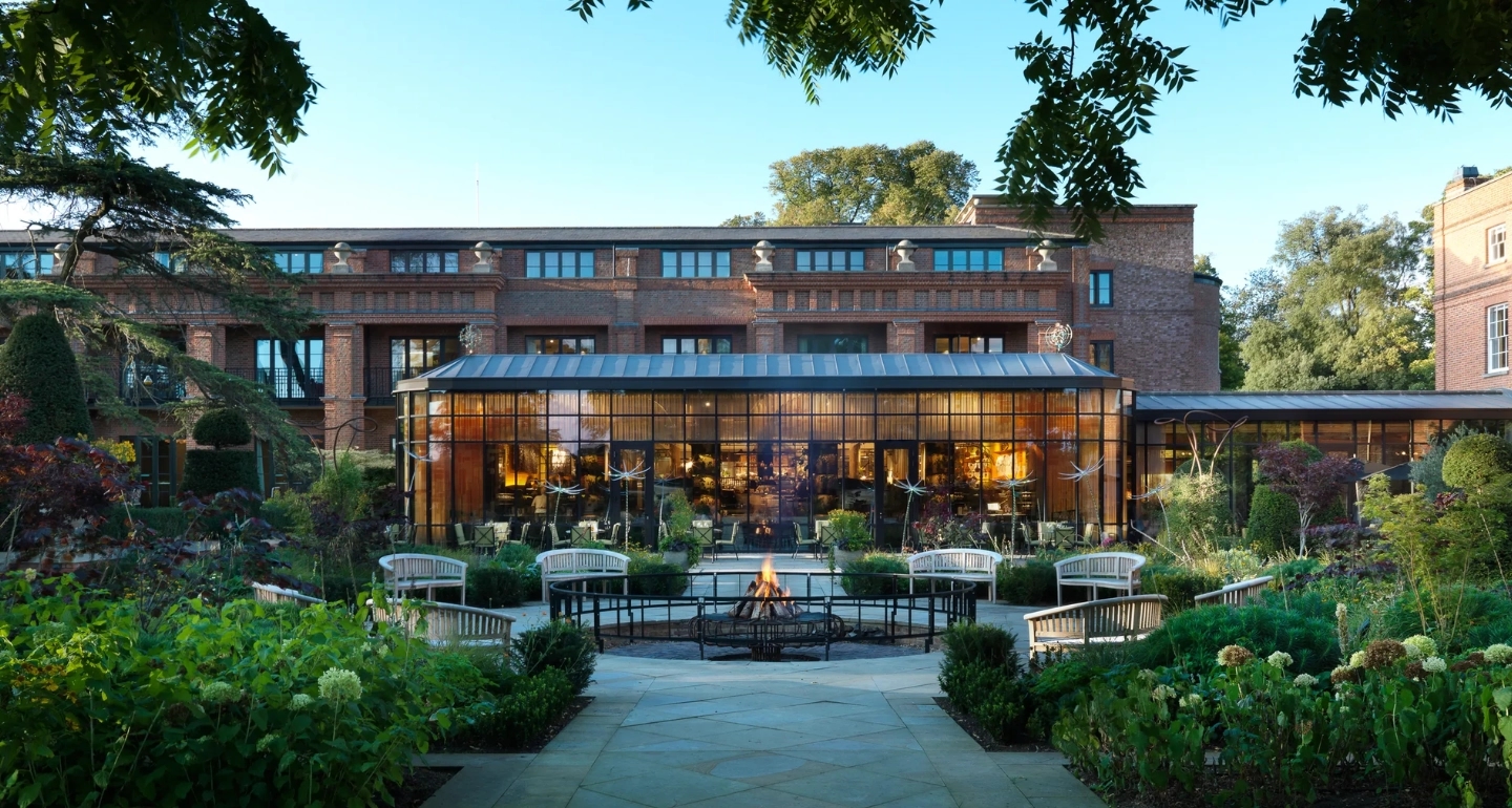 The Glasshouse นิยามใหม่ลักชัวรีบุฟเฟต์ ดีที่สุดจน Netflix ต้องรีวิว