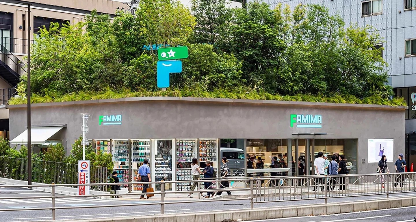 FAMIMA: แฟล็กชิปสโตร์สุดชิคที่เปลี่ยน Konbini ให้เป็นจุดหมายปลายทางที่ “ต้องตั้งใจไป”