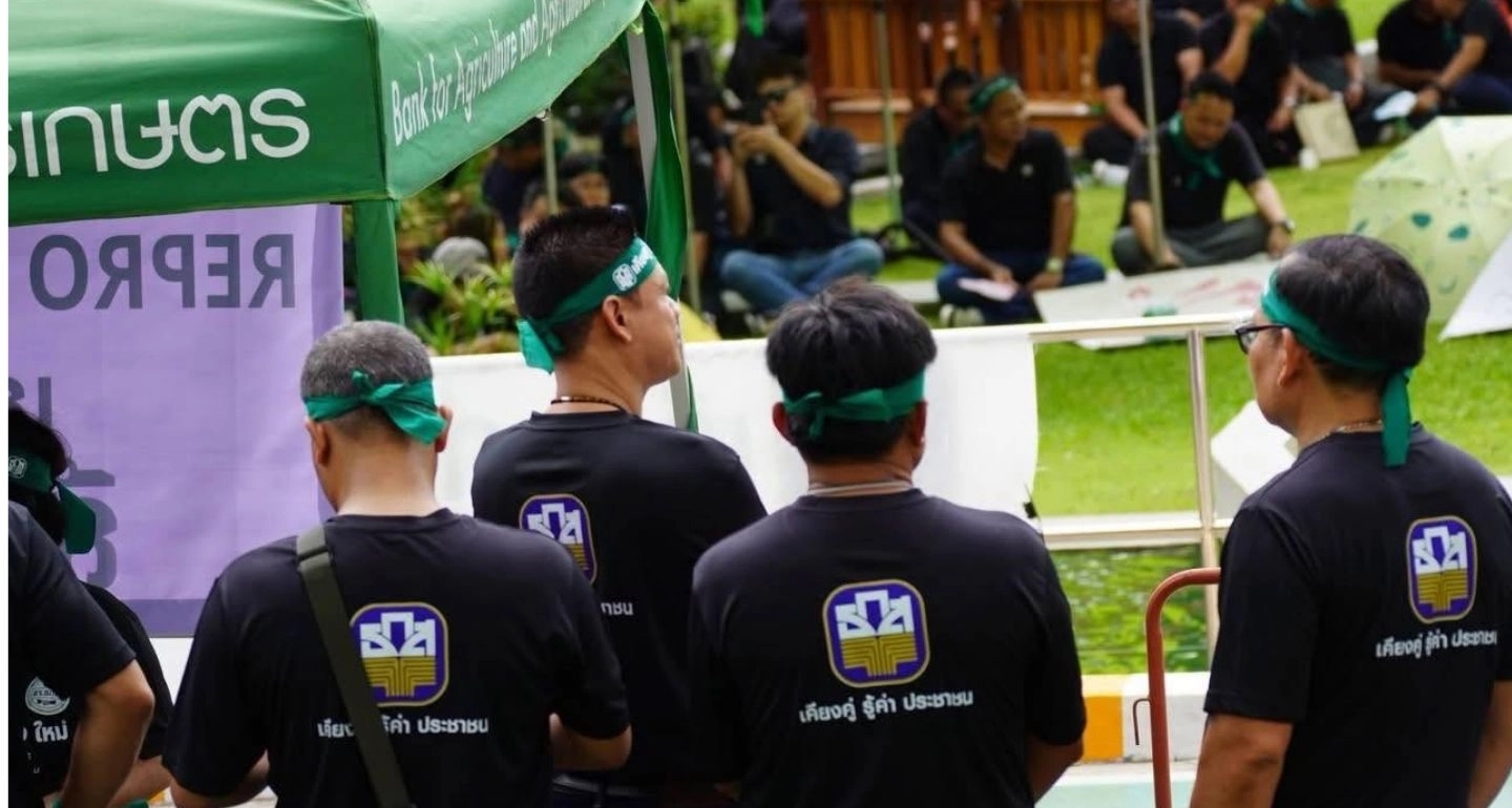 ธ.ก.ส. กับภาระกึ่งการคลังกว่า 9 แสนล้าน: เมื่อธนาคารของเกษตรกรกลายเป็นกระเป๋าเงินสำรองของรัฐ