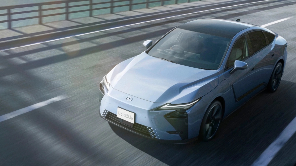 Lexus ES: เมื่อรถยนต์หรูไม่ใช่แค่พาหนะ แต่คือสำนักงานเคลื่อนที่ของผู้บริหาร