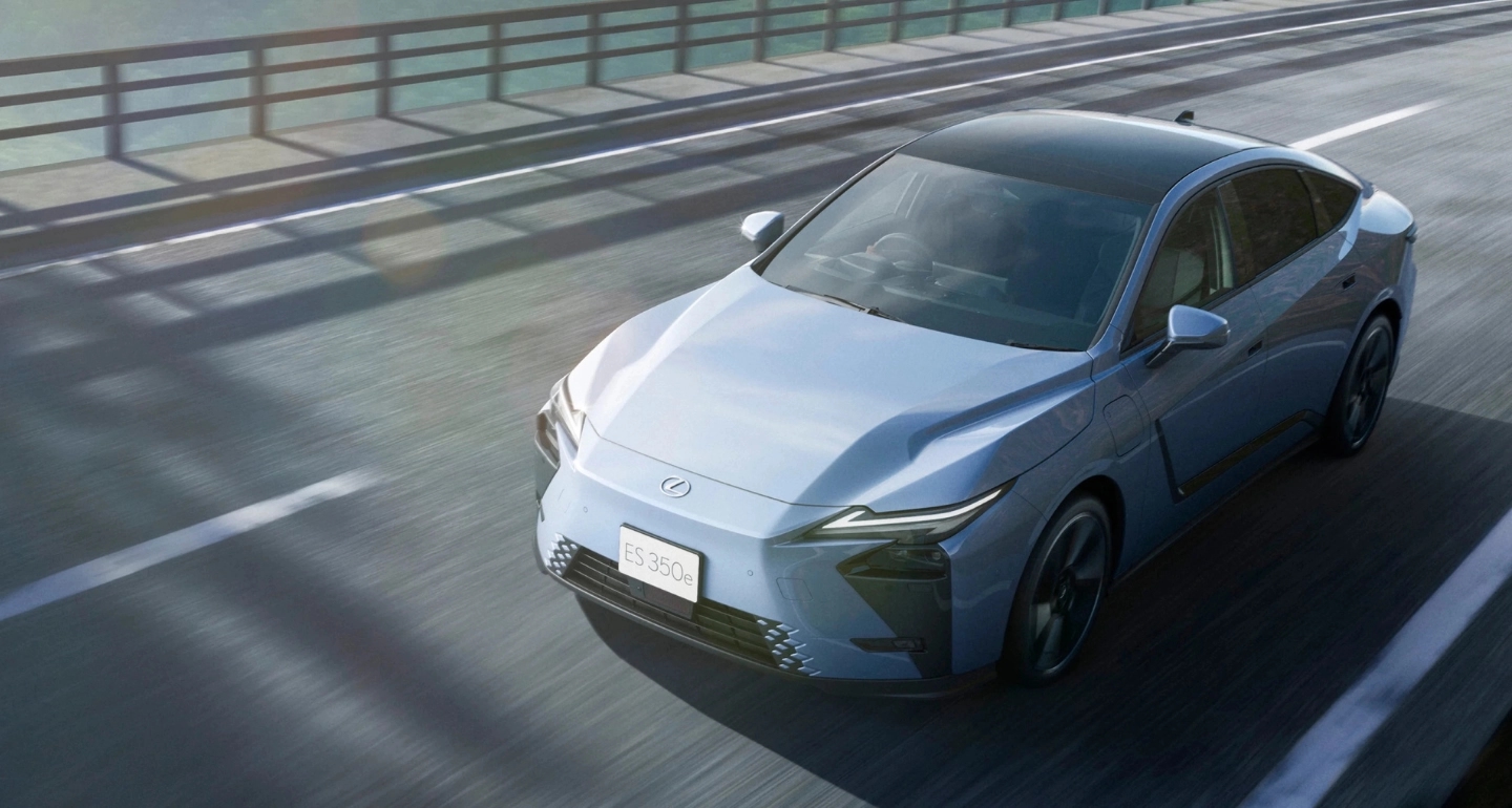 Lexus ES: เมื่อรถยนต์หรูไม่ใช่แค่พาหนะ แต่คือสำนักงานเคลื่อนที่ของผู้บริหาร